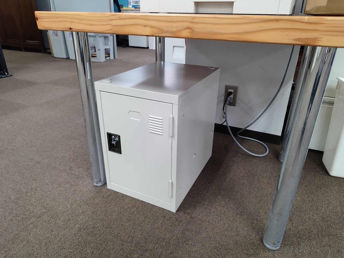 家庭用から備蓄庫まで、持ち運びも可能な収納ロッカー｜FREE